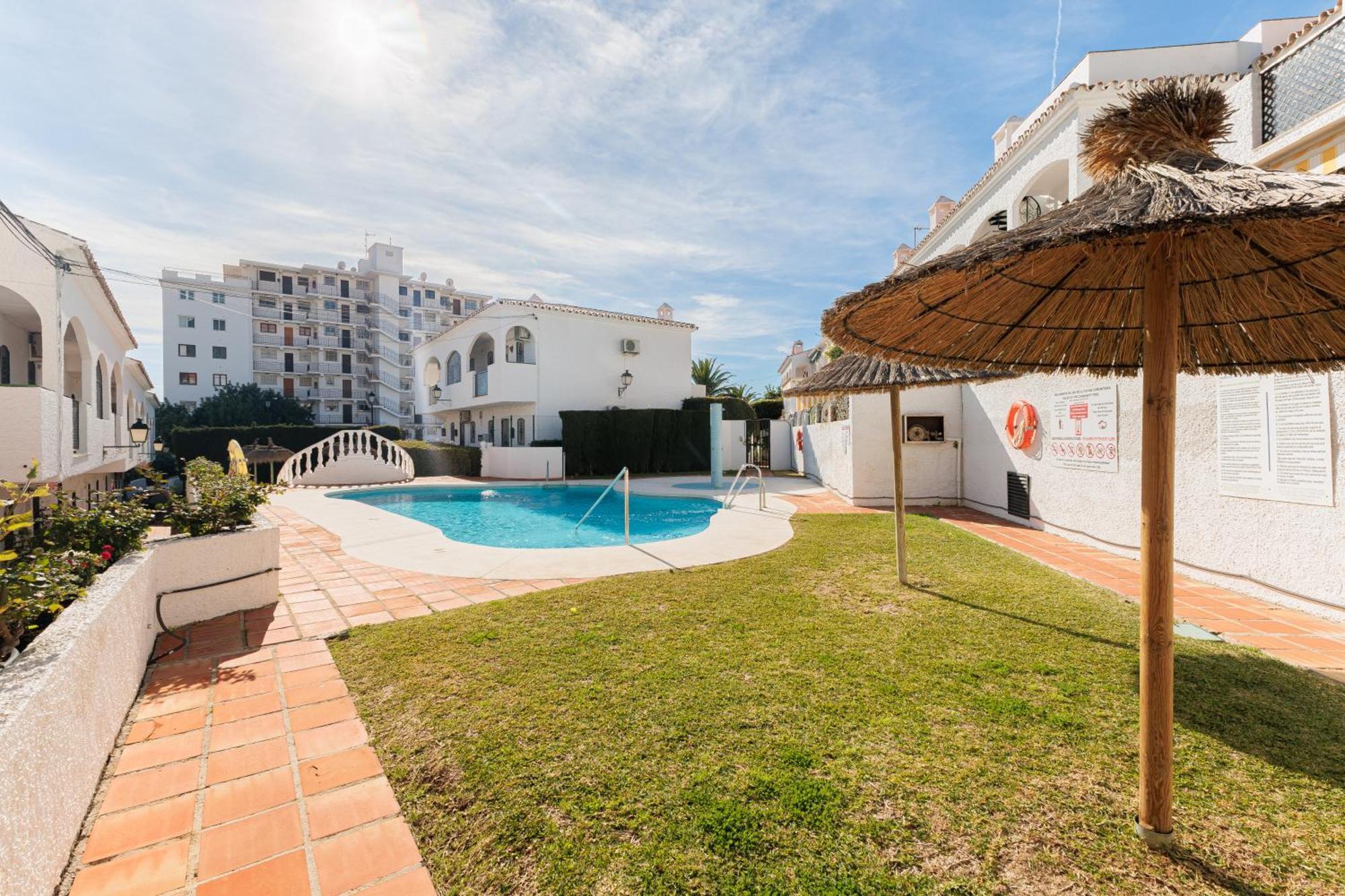 Cosy Apartment In Verano Azul Nerja Dış mekan fotoğraf