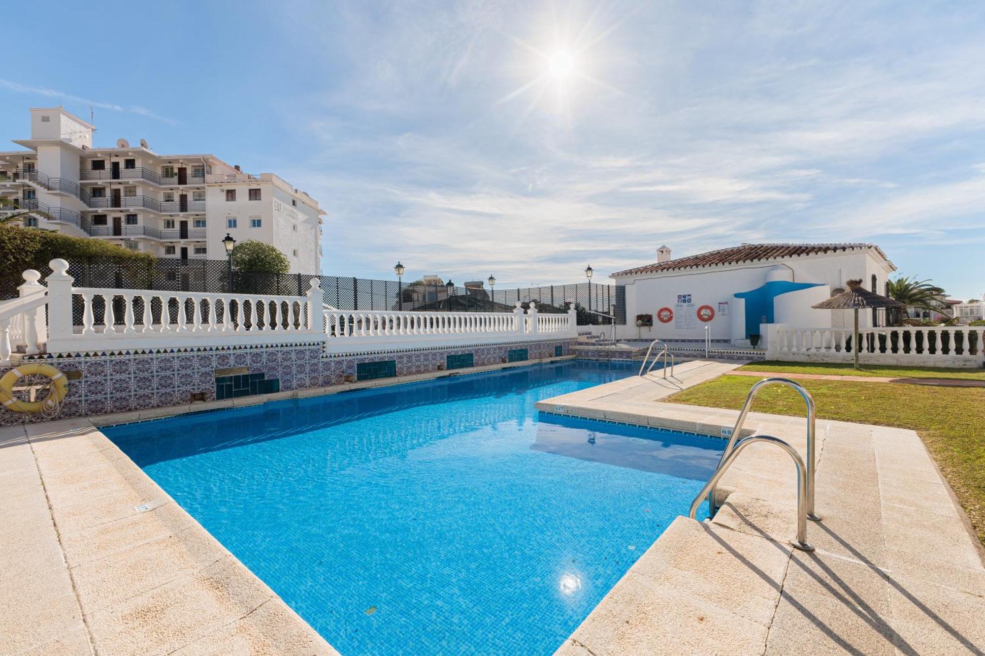 Cosy Apartment In Verano Azul Nerja Dış mekan fotoğraf